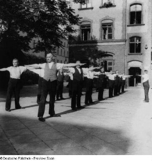 Berliner Feuerwehr. Körperschule