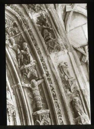 Kreuzkirche, Portal des nördlichen Querschiffs