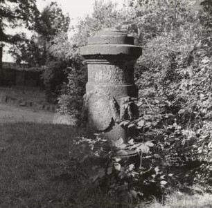 Grabmal, Stolpen