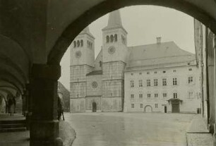 Katholische Stiftskirche & Ehemalige Augustinerchorherrenkirche Sankt Peter und Johannes der Täufer