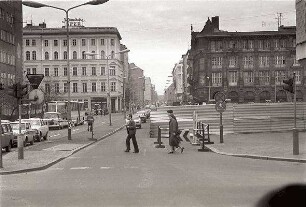 Berlin: Verkehr in der Friedrichstraße (Oranienburger Tor)