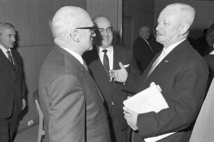70. Geburtstag des Verlegers und Chefredakteurs der "Badischen Neuesten Nachrichten" Wilhelm Baur.