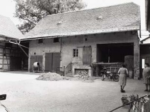 Niederalbertsdorf, Bauerngut, dorstraße 2, Seitengebäude, Hofansicht