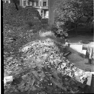 Negativ: Gelände, Apostel-Paulus-Straße 27