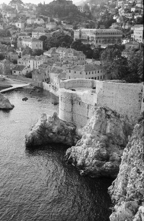 Dubrovnik: Rundgang auf der Stadtmauer, Eckturm am Brsalje Platz
