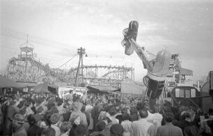 Beginn der Karlsruher Herbstmesse 1953