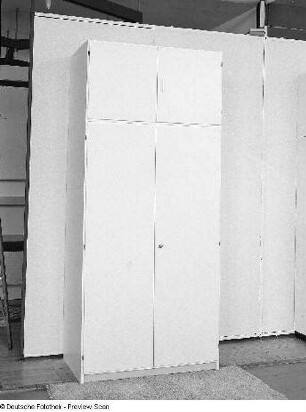 Kleiderschrank