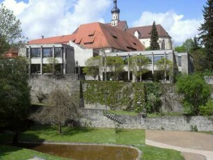 Stadtbefestigung-Ansicht im Süden-Augustinerkloster über Stadtmauer (Wehrgang im 18 Jh abgetragen) über ehemaligen Stadtgraben mit vorgelagertem Zwinger von Osten