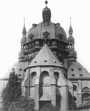 Würzburg, Kuppel und ? vom Stift Haug