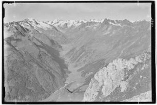 Stubaier Alpen. Alpiner Tal vom Burgstall