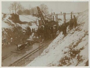 Foto eines Baggers beim Bahnbau Obermichelbach - Waldighofen
