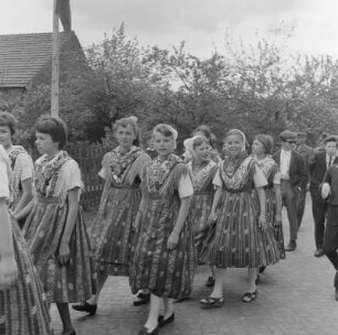 Maibaumwerfen 1966 in Spohla : Mejemjetanje 1966 w Spalach : Spohla / Spale