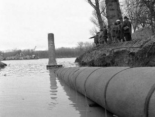 Zweite Rhein-Unterdükerung zur Vervollständigung der Pipeline Triest-Ingolstadt-Karlsruhe-Pfalz.