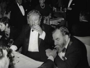 Filmball 1972. Peter Ustinov, Hugh Griffith [22. Internationale Filmfestspiele]