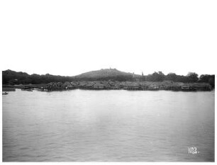 Manila, Philippinen. Siedlung mit Pfahlbauten. Blick vom Wasser