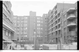 Kleinbildnegative: Neubaublock, Alveslebenstraße Ecke Bülowstraße, 1979