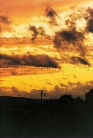 Windrad vor goldfarbenem Abendhimmel (Altersgruppe 14-17)