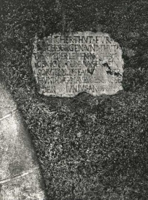 Unkersdorf. Uhlmanns Hof. Hoftore mit drei Inschrifttafeln