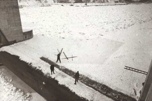 Wehr Wipfeld/Main bei Eis