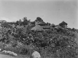 Kloster Debre Bizen : Gebäude des koptischen Klosters Debre Bizen