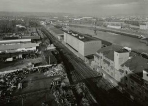 Dresden-Friedrichstadt, Magdeburger Straße 58. Elbhafen (angelegt 1891-1896). Blick von der Hafenmühle