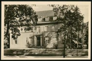 Landhaus Johann Schiff, Berlin-Wannsee: Straßenseite, Eingangsseite