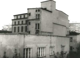 Dresden-Südvorstadt, Zwickauer Straße 35. Fabrikgebäude (um 1928). Blick von der Nossener Brücke auf Hintergebäude
