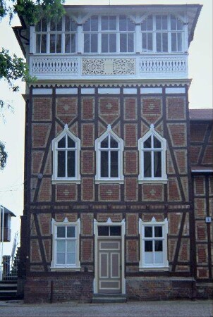 Sprecherturm Rückseite auf der Rennbahn am Boxberg