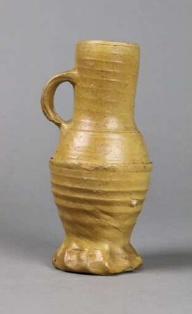 Krug mit breitem Henkel und Salzglasur