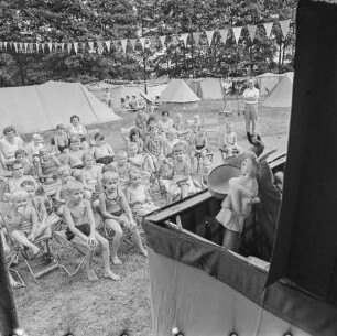 Puppentheater am Müggelsee, 1967. SW-Foto © Kurt Schwarz.