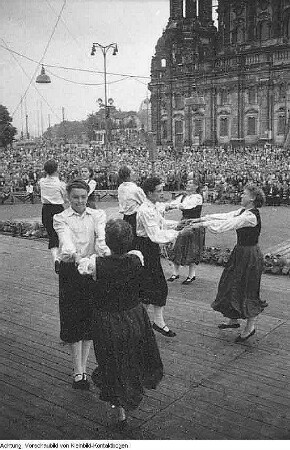 Dresden, 2. Pressefest der Sächsischen Zeitung (SZ) mit Hermann Matern und Carl Bobach, August 1955