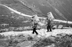 Schneekoppe: Zwei Träger zur Schneekoppe