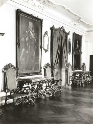 Diesbar-Seußlitz. Schloss, Inneres. Galerie im 1. Obergeschoss