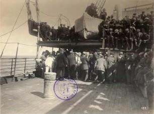 Passagierdampfer Cleveland. Bordspiele (Nadeleinfädeln) an Deck