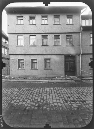 Schmalkalden, Schmiedhof 40. Wohnhaus. Straßenfront (Teilansicht)