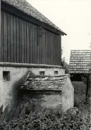 Backofen in Schmerlitz : Bauwesen - Wirtschaftsgebäude und Gehöfte. Ort: Smjerdźaca / Schmerlitz. Haus Nr. 13. Backofen am Wohnhaus.