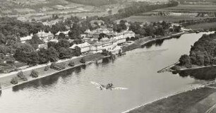 Dresden-Pillnitz. Schloß und Park von Westen mit Sportflugzeug Klemm L-30