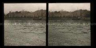 Blick vom Dampfer Barbarossa zum Biebricher Schloss, Wiesbaden