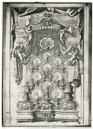Berliner Schloss, Berlin Rittersaal, Prunkbuffet (Großes Silberbuffet): Ansicht des von Albrecht Lorenz II. und Johann Ludwig I. Biller in Augsburg 1648 geschaffenen Buffets, aus getriebenem Silber gegossen und feuervergoldet, früher irrtümlich für eine Arbeit von Eosander von Göthe gehalten (heute im Kunstgewerbemuseum)