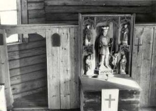 Altarplatz in der Kirche in Sprey : Bildende Volkskunst - Holz. Ort: Sprjowje / Sprey. Der Altarplatz in der Kirche in Sprey