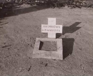 Iringa, Grab eines unbekannten Soldaten : Tanganyika Territory (heute: Tansania). Iringa, Friedhof, Grab eines unbekannten Soldaten, 1936