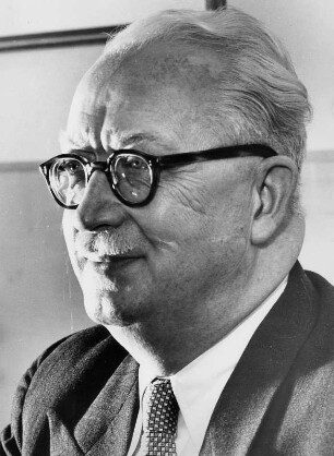 Portraitaufnahme des Geschäftsführers der Hamburger Gas- und Wasserwerke - Dr. Alfred Mette
