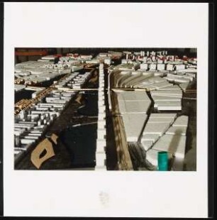 Neugestaltung der Spreeufer zwischen Jannowitzbrücke und Elsenbrücke, Berlin-Friedrichshain Schinkelwettbewerb 1991: Album mit Modellansichten, beidseitig