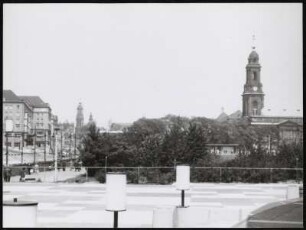 Blick von der Prager Straße in Richtung Seestraße und Kreuzkirche