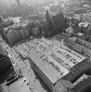 Kriegsbedingte Freiflächen zwischen Thomaskirche und Petersstraße in Leipzig : Blick vom Messeamt Richtung Südwesten