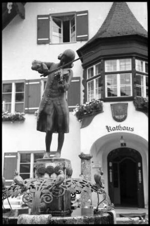 St. Gilgen: Mozartbrunnen [am Rathaus]