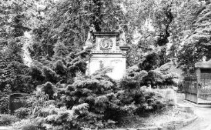 Zittau. Grabmal Scholze, Olbersdorf, auf dem Frauenfriedhof