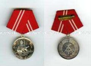 Medaille für treue Dienste in den Kampfgruppen der Arbeiterklasse in Silber, mit Etui