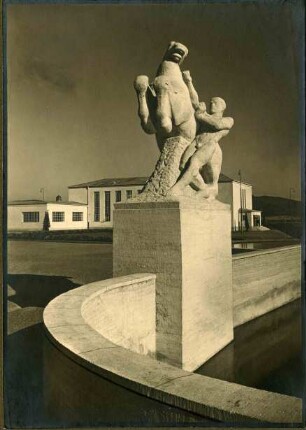 Ausstellung, Roß im Westen