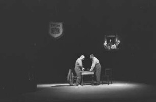 Szenenbilder aus "Der Besuch der alten Dame", tragische Komödie von Friedrich Dürrenmatt. Volksbühne Berlin, 24.02.1965
